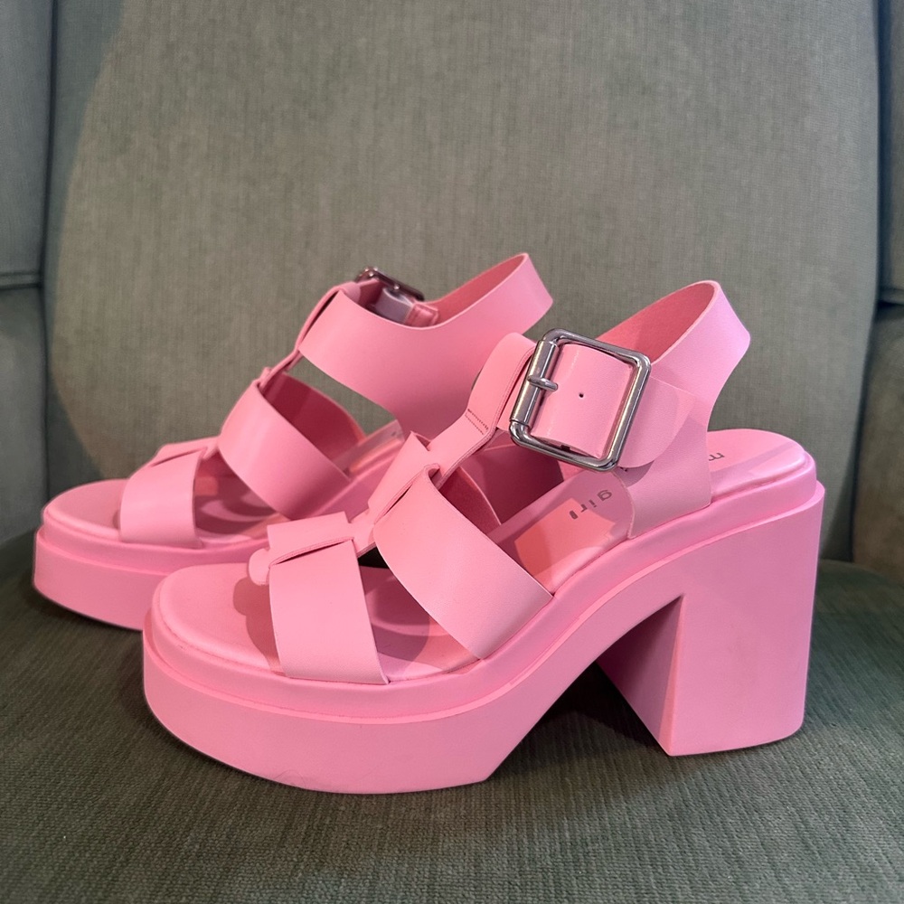 Madden girl retro Stylish Pink Platform Sandals
